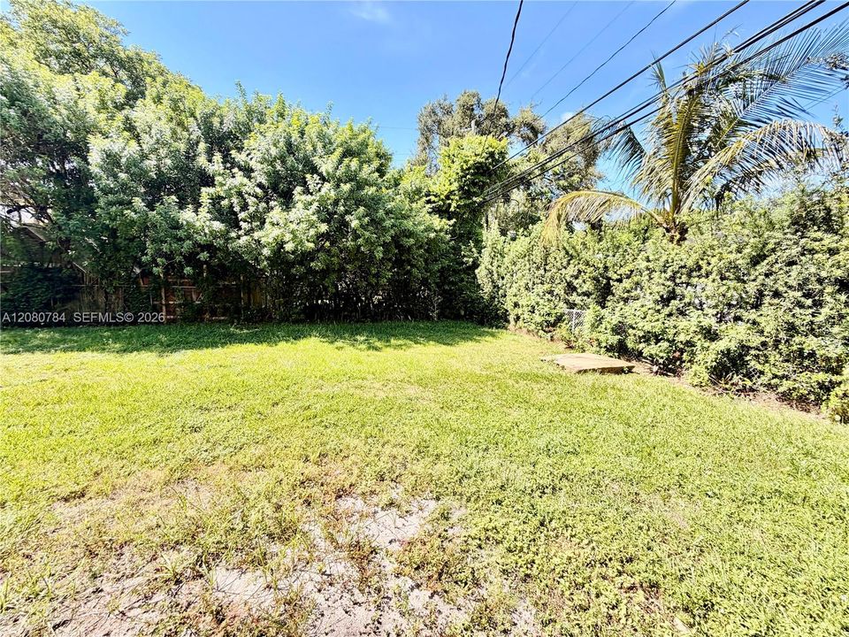 For Rent: $2,500 (2 beds, 1 baths, 1646 Square Feet)