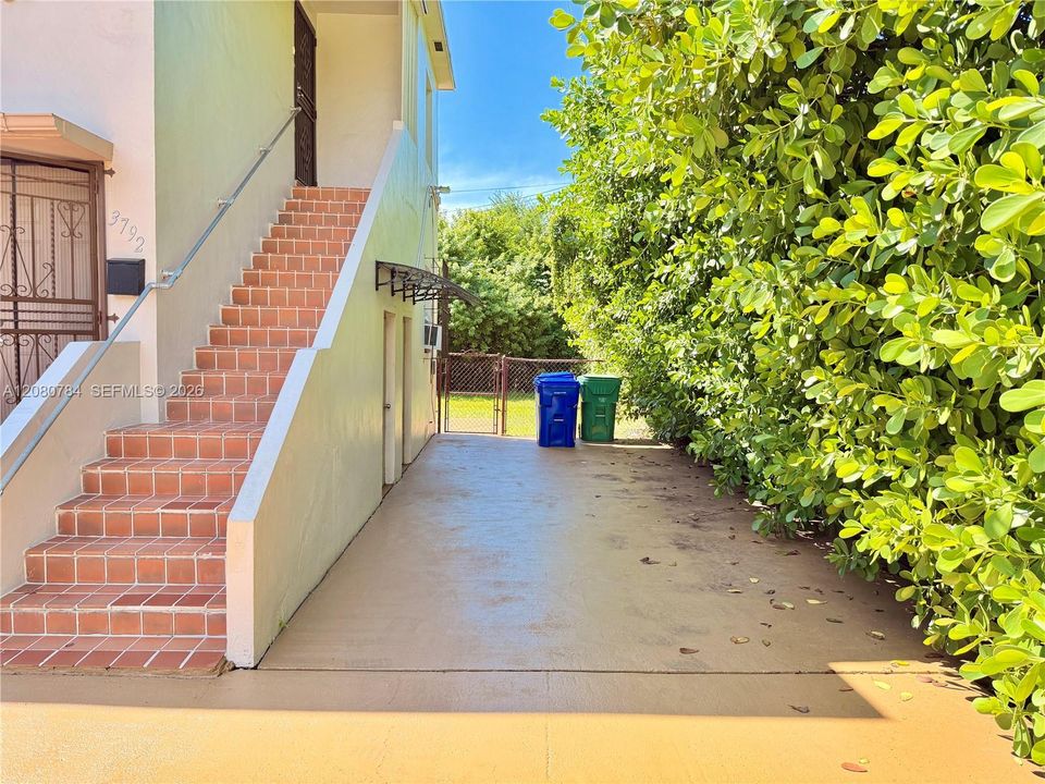 For Rent: $2,500 (2 beds, 1 baths, 1646 Square Feet)