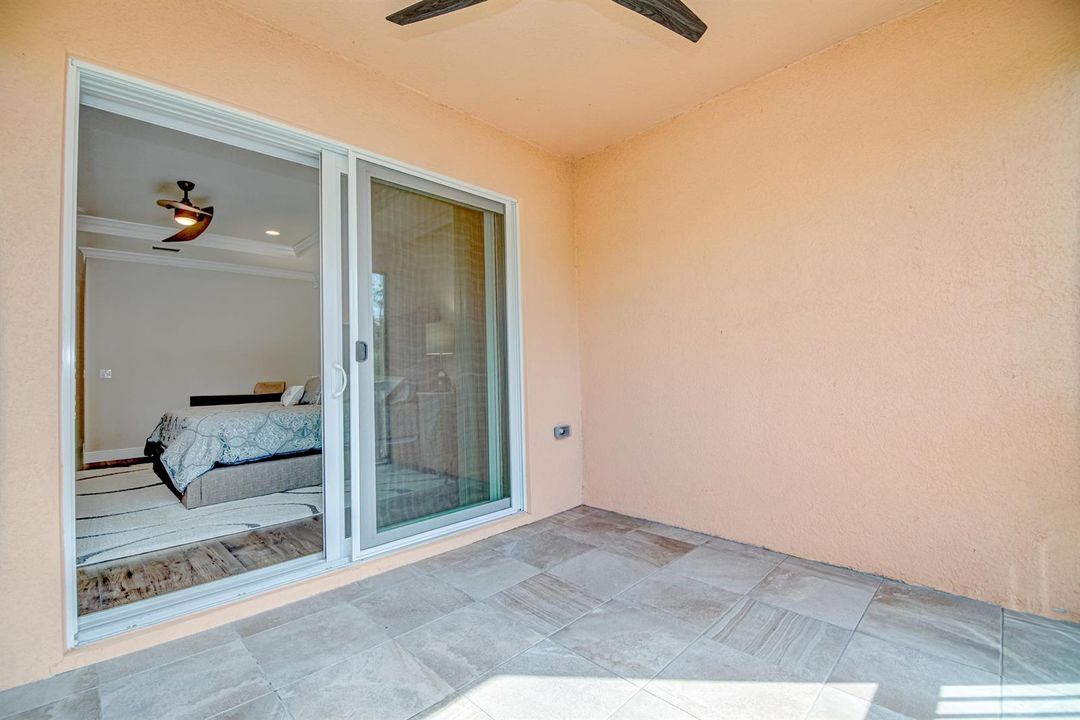 34-Master Bedroom Screen in Patio