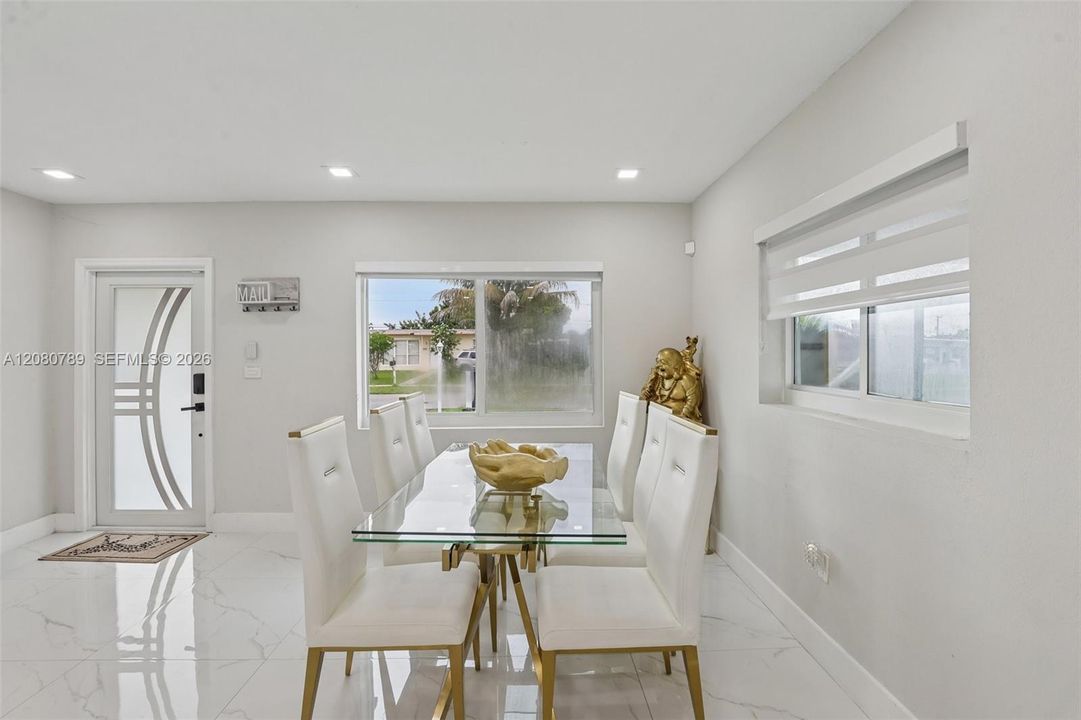 En Venta: $520,000 (3 camas, 2 baños, 1308 Pies cuadrados)