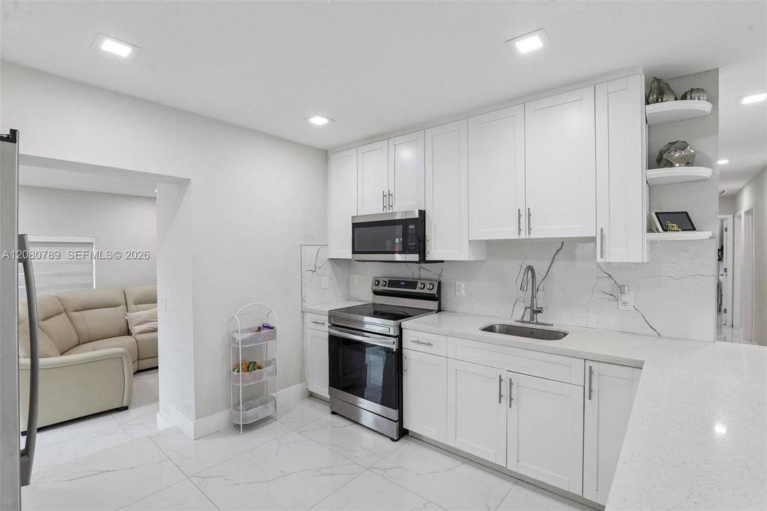 En Venta: $520,000 (3 camas, 2 baños, 1308 Pies cuadrados)