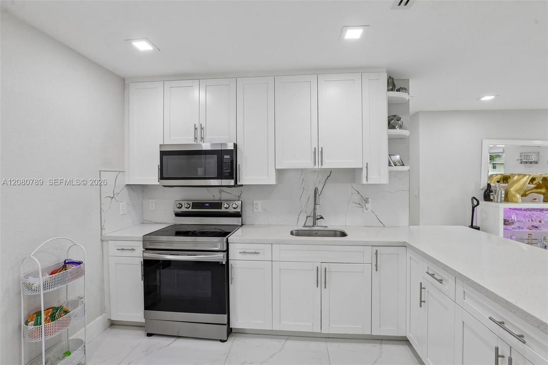En Venta: $520,000 (3 camas, 2 baños, 1308 Pies cuadrados)