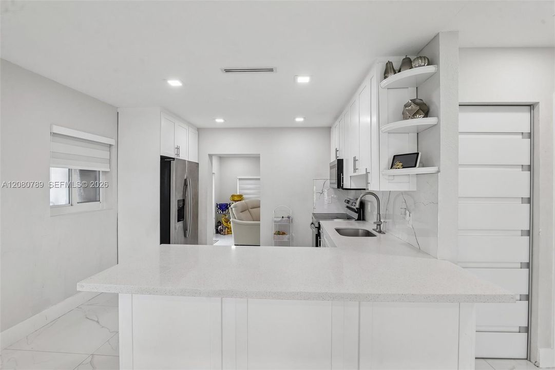 En Venta: $520,000 (3 camas, 2 baños, 1308 Pies cuadrados)