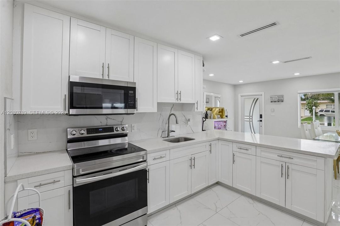 En Venta: $520,000 (3 camas, 2 baños, 1308 Pies cuadrados)