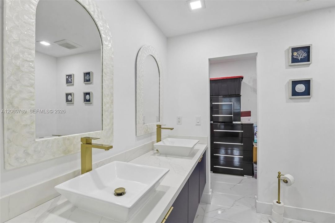 En Venta: $520,000 (3 camas, 2 baños, 1308 Pies cuadrados)
