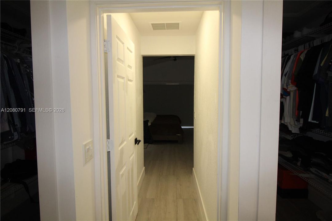 En Venta: $735,000 (4 camas, 2 baños, 2445 Pies cuadrados)