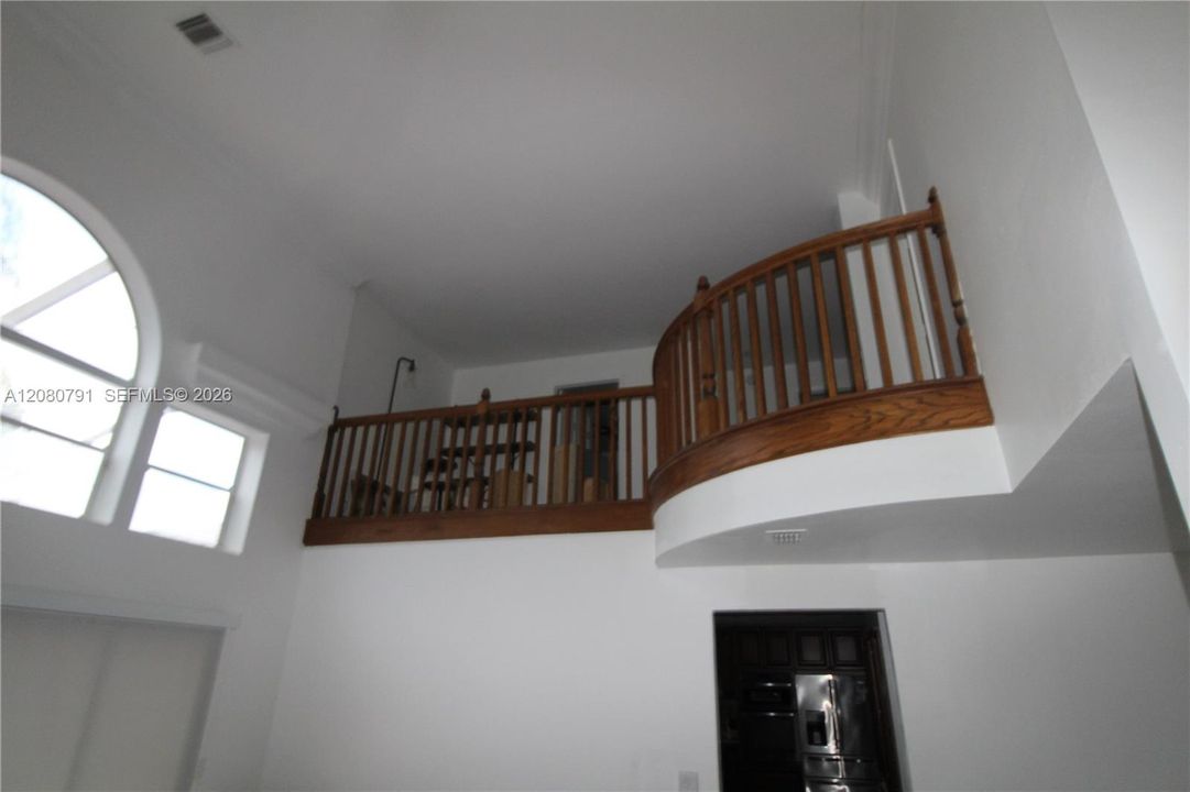 En Venta: $735,000 (4 camas, 2 baños, 2445 Pies cuadrados)