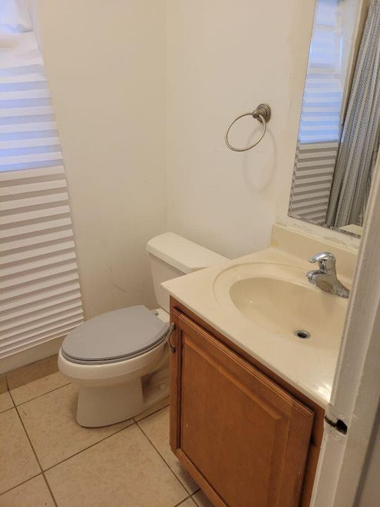638 PEPPERGRASS RUN FRONT BATHROON - Cop