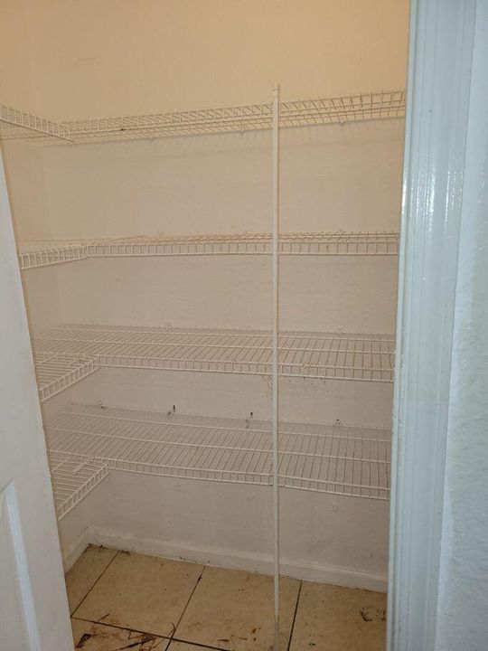 638 PEPPERGRASS RUN LINEN CLOSET MASTER