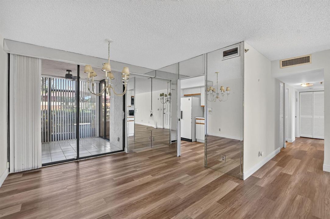 Dining/Kitchen