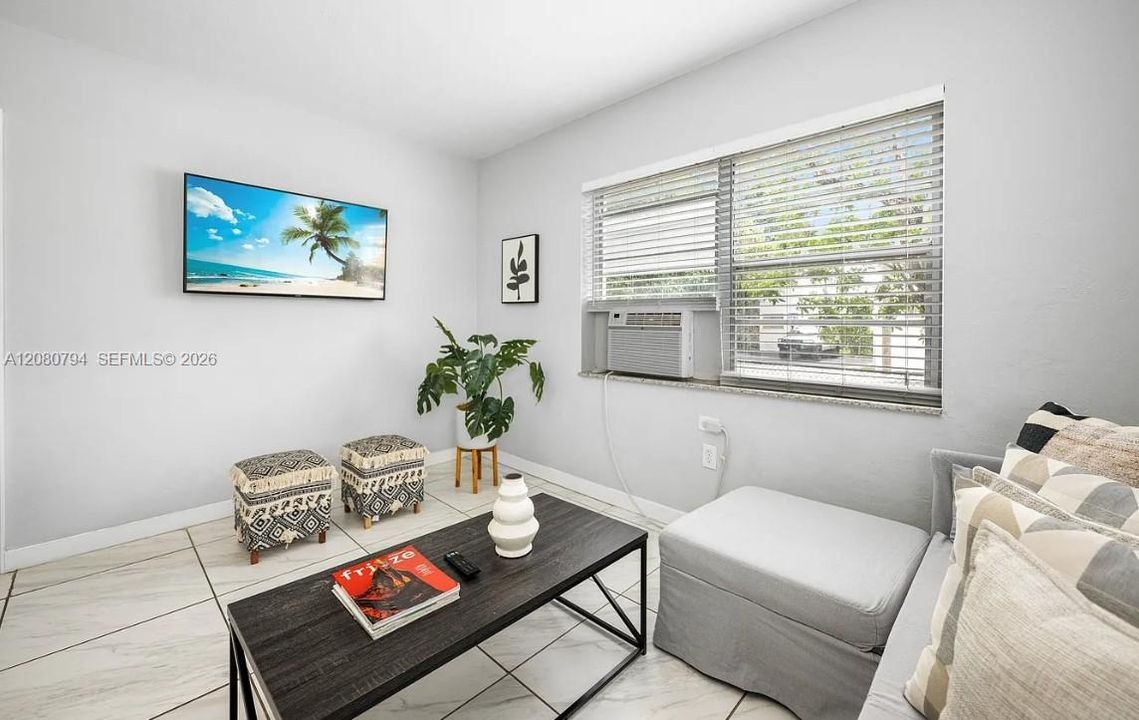 For Rent: $1,650 (1 beds, 1 baths, 7640 Square Feet)