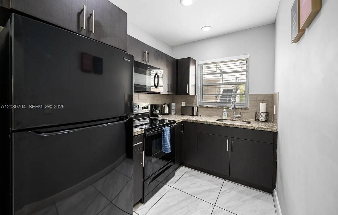For Rent: $1,650 (1 beds, 1 baths, 7640 Square Feet)