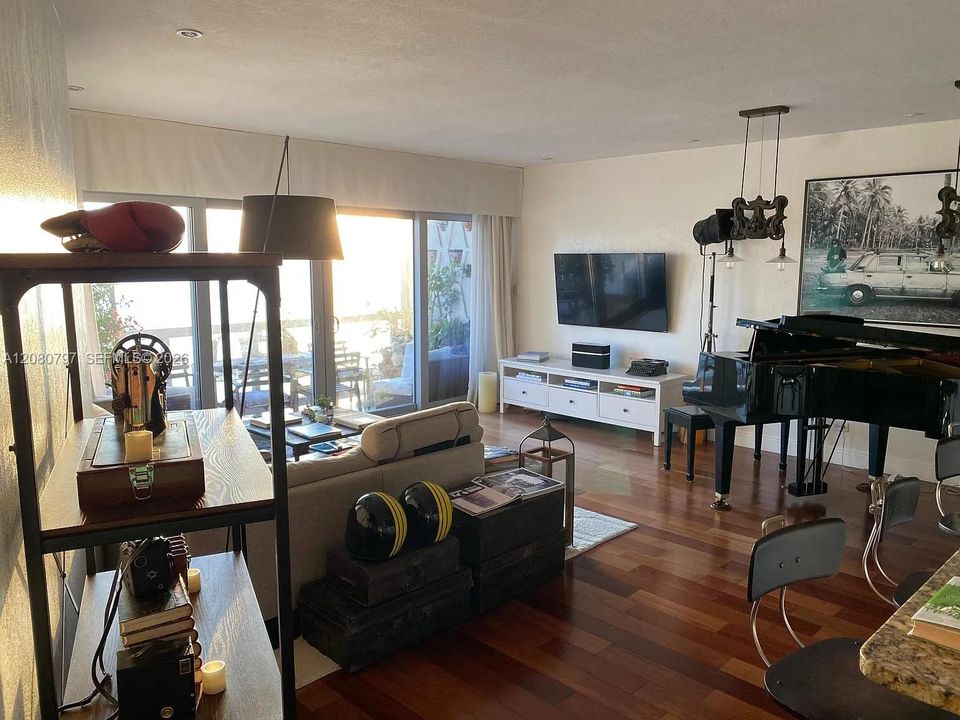 En Renta: $3,850 (1 camas, 1 baños, 1001 Pies cuadrados)