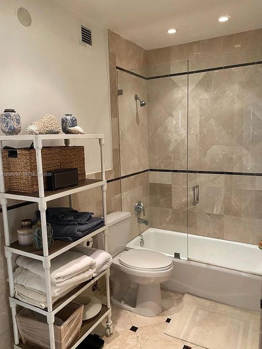 En Renta: $3,850 (1 camas, 1 baños, 1001 Pies cuadrados)