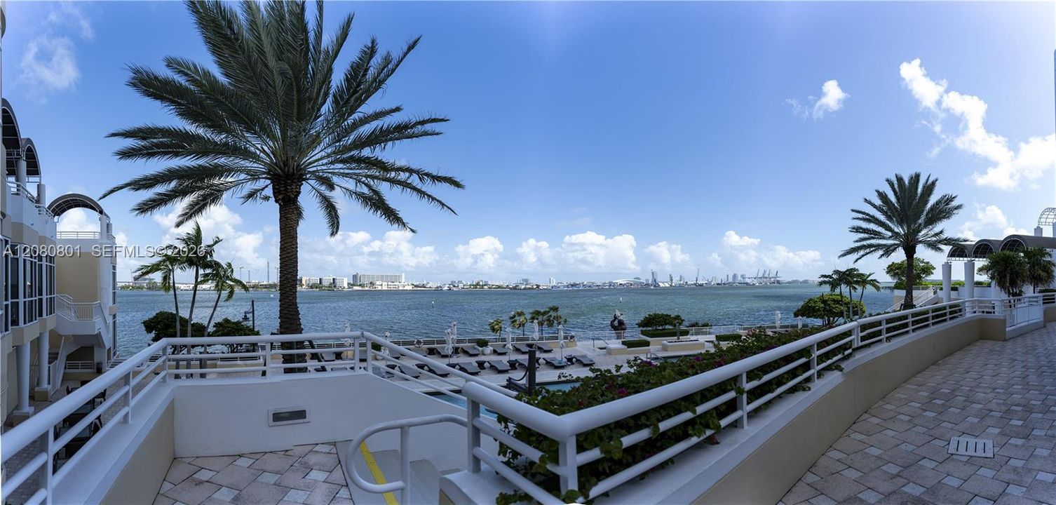 For Sale: $2,100,000 (3 beds, 3 baths, 2520 Square Feet)