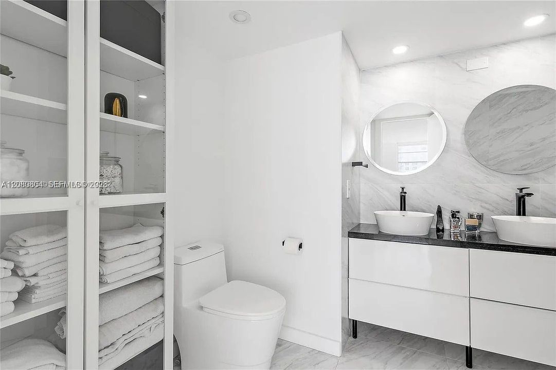 В аренду: $3,600 (2 спален, 2 ванн, 1693 Квадратных фут)