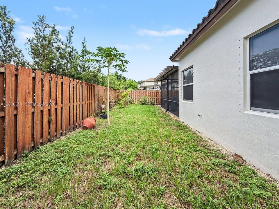 En Venta: $715,000 (3 camas, 2 baños, 1980 Pies cuadrados)