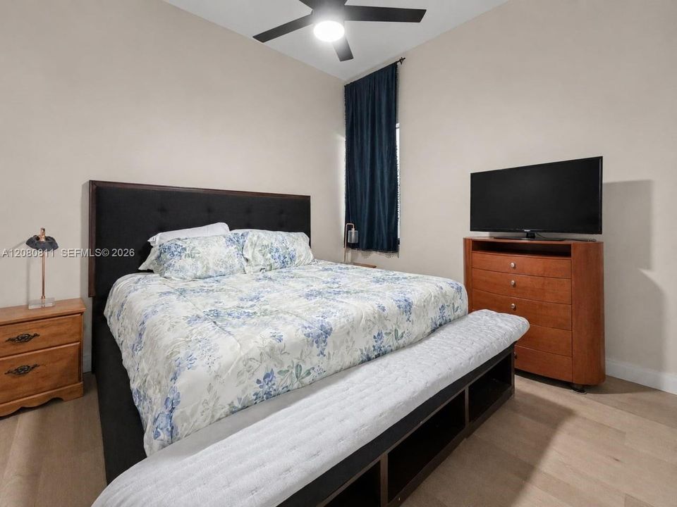 En Venta: $715,000 (3 camas, 2 baños, 1980 Pies cuadrados)