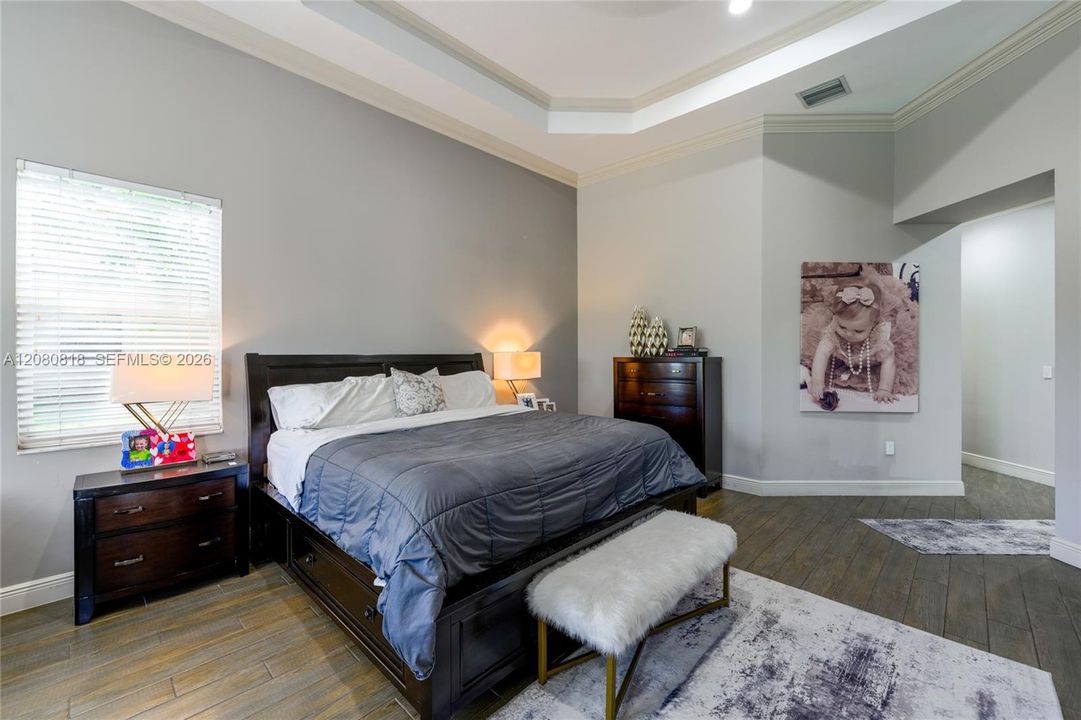: $1,699,900 (6 beds, 4 baths, 4635 Square Feet)