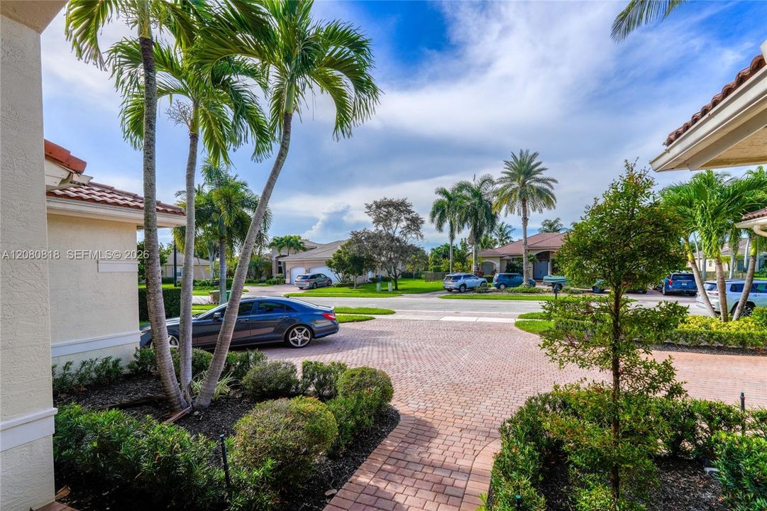 : $1,699,900 (6 beds, 4 baths, 4635 Square Feet)