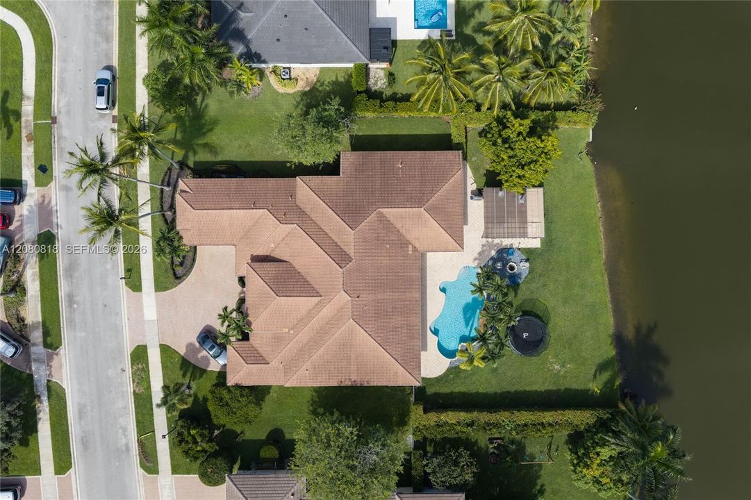 : $1,699,900 (6 beds, 4 baths, 4635 Square Feet)