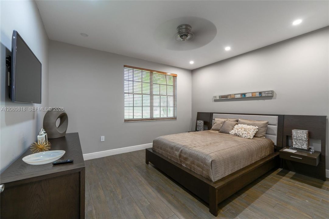 : $1,699,900 (6 beds, 4 baths, 4635 Square Feet)