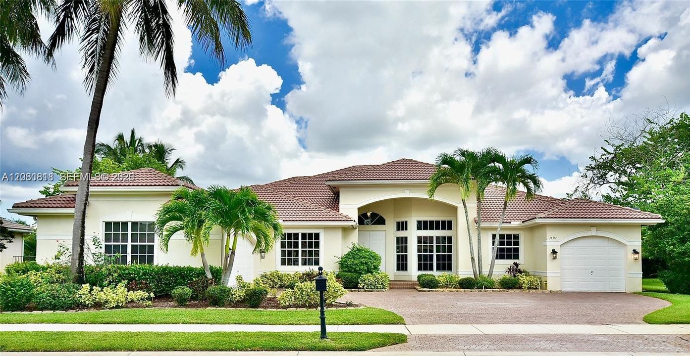 : $1,699,900 (6 beds, 4 baths, 4635 Square Feet)