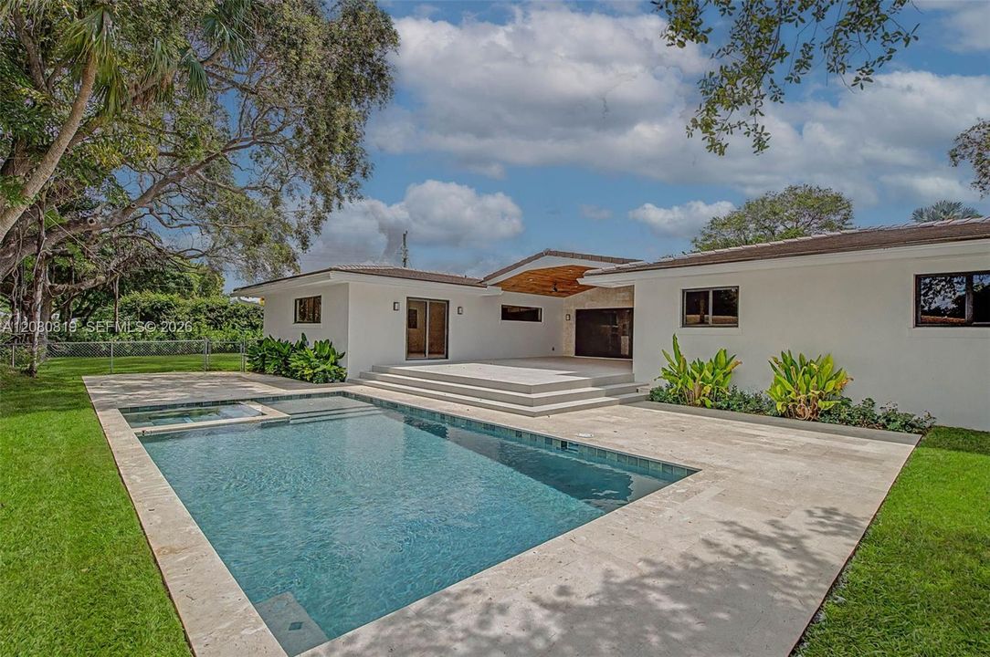 En Venta: $2,900,000 (5 camas, 4 baños, 3862 Pies cuadrados)