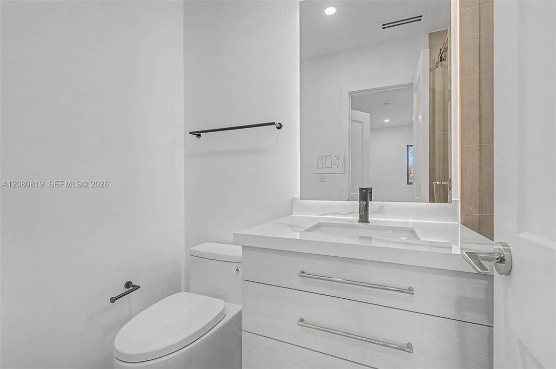 En Venta: $2,900,000 (5 camas, 4 baños, 3862 Pies cuadrados)