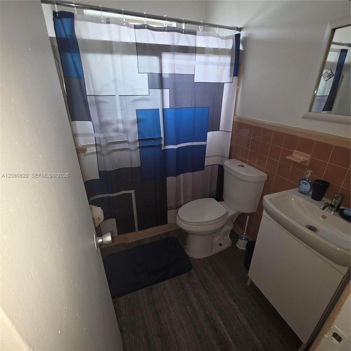 В аренду: $1,000 (0 спален, 1 ванн, 400 Квадратных фут)
