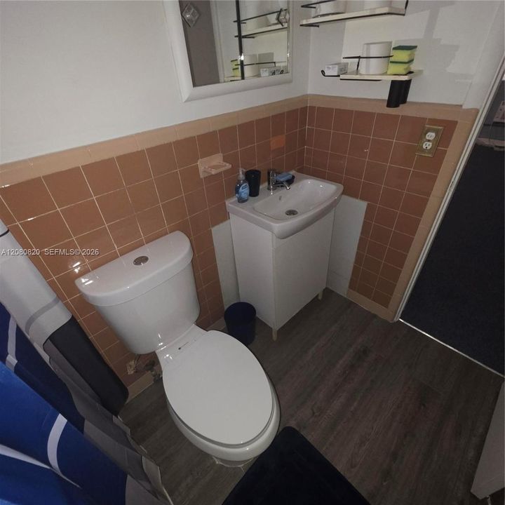 В аренду: $1,000 (0 спален, 1 ванн, 400 Квадратных фут)
