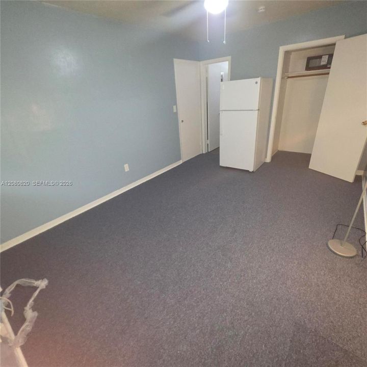 В аренду: $1,000 (0 спален, 1 ванн, 400 Квадратных фут)