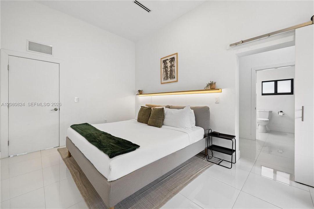 В аренду: $9,000 (4 спален, 2 ванн, 2120 Квадратных фут)
