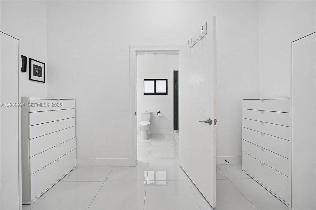 В аренду: $9,000 (4 спален, 2 ванн, 2120 Квадратных фут)