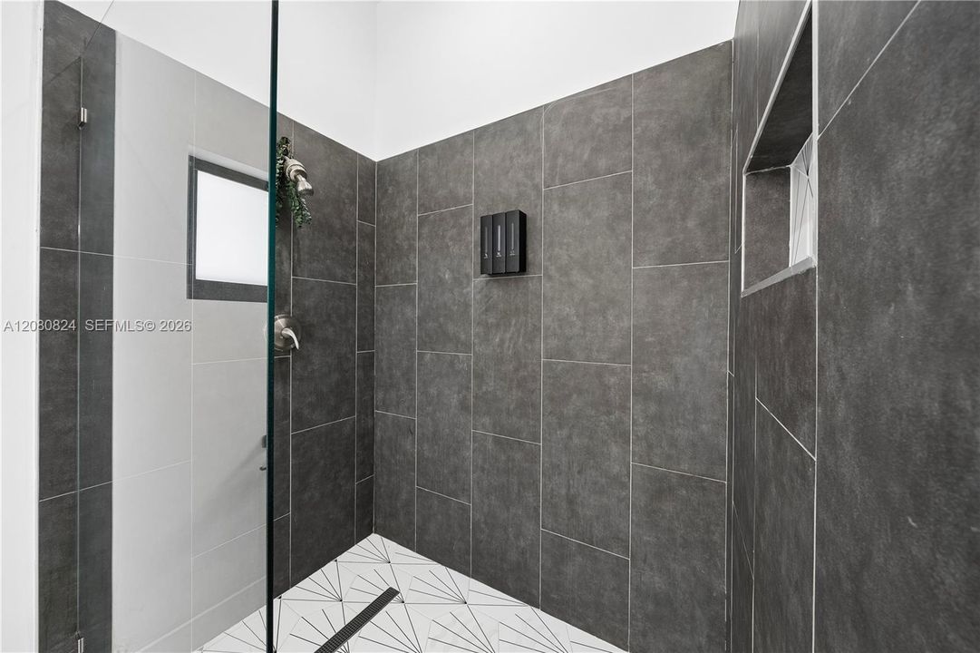 В аренду: $9,000 (4 спален, 2 ванн, 2120 Квадратных фут)