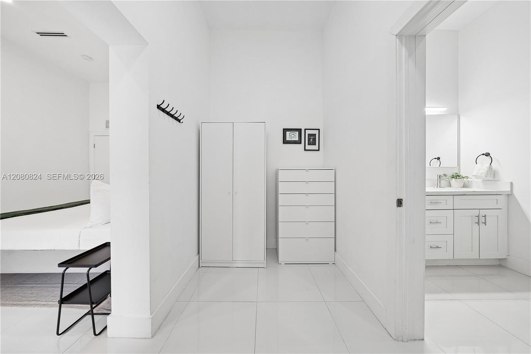 В аренду: $9,000 (4 спален, 2 ванн, 2120 Квадратных фут)