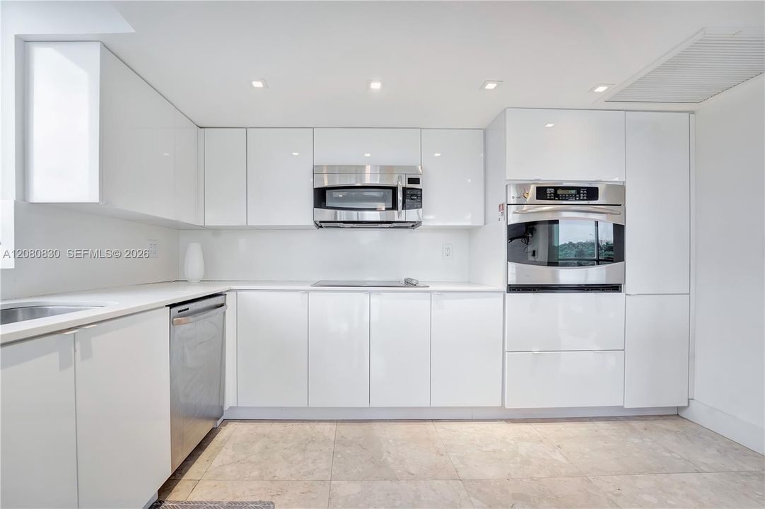En Venta: $1,250,000 (2 camas, 2 baños, 1666 Pies cuadrados)