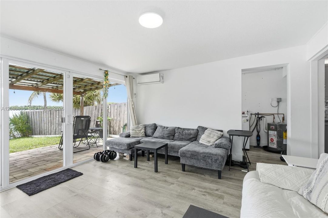 En Venta: $469,000 (2 camas, 1 baños, 1007 Pies cuadrados)