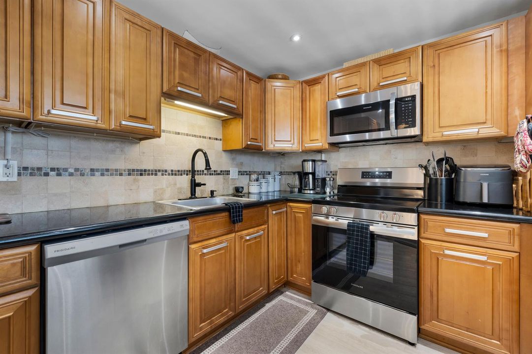 3960 Oaks Clubhouse Dr-Pompano Beach-Nat