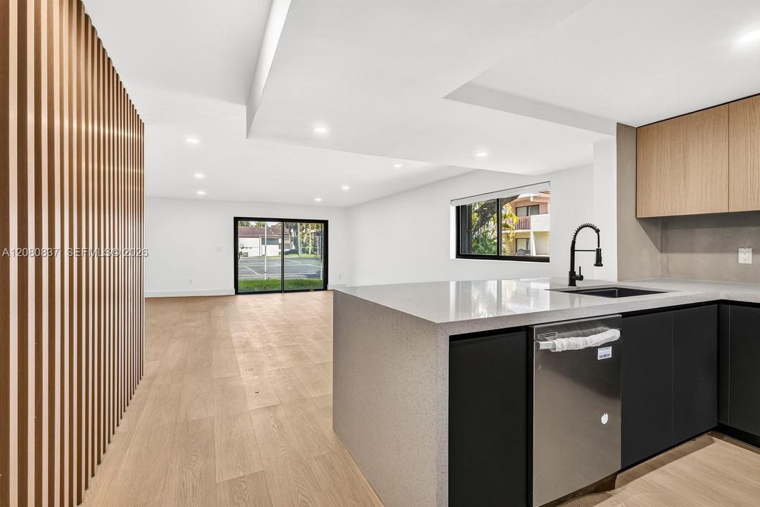 En Venta: $470,000 (2 camas, 2 baños, 1422 Pies cuadrados)