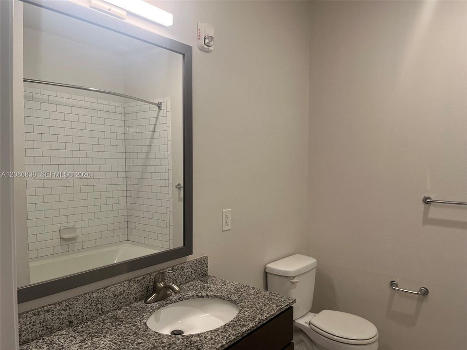 For Rent: $1,212 (2 beds, 2 baths, 965 Square Feet)