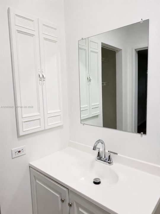 В аренду: $1,500 (0 спален, 1 ванн, 600 Квадратных фут)