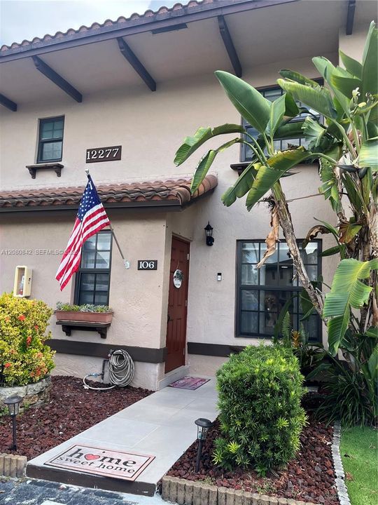 For Sale: $399,000 (2 beds, 2 baths, 1284 Square Feet)