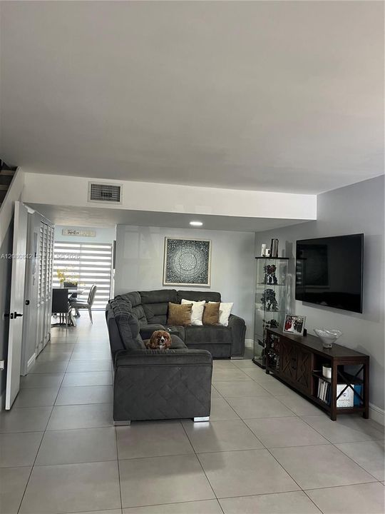 For Sale: $399,000 (2 beds, 2 baths, 1284 Square Feet)