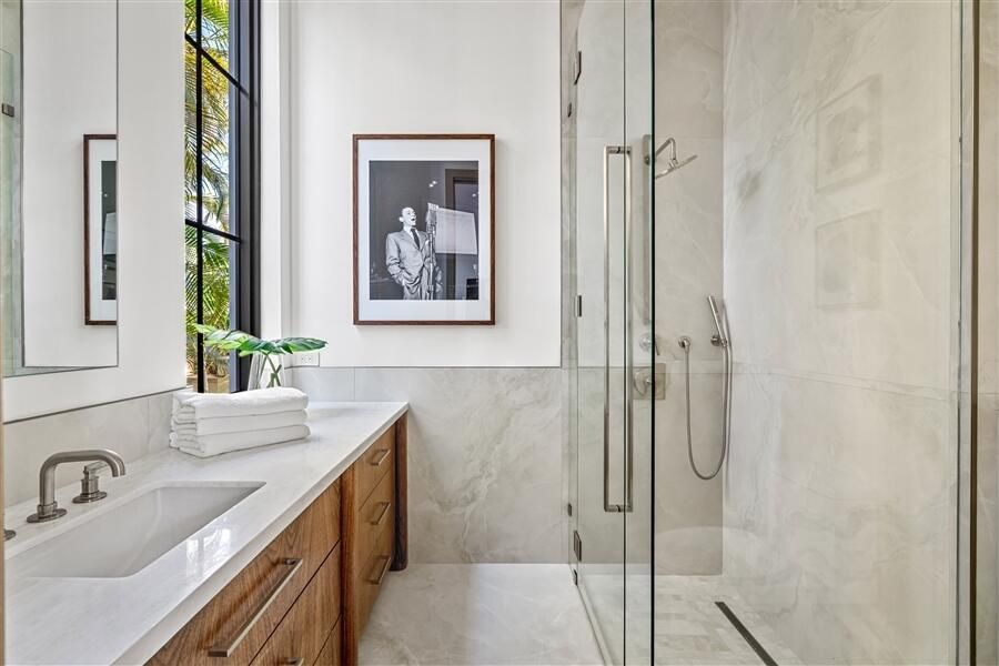dash_BATHROOM_1