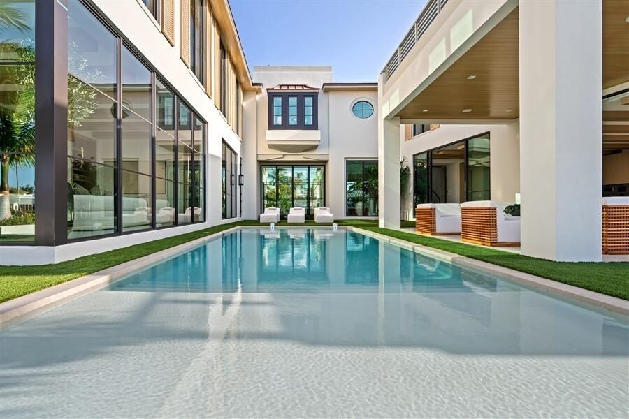 dash_POOL_STRAIGHT_TO_REAR