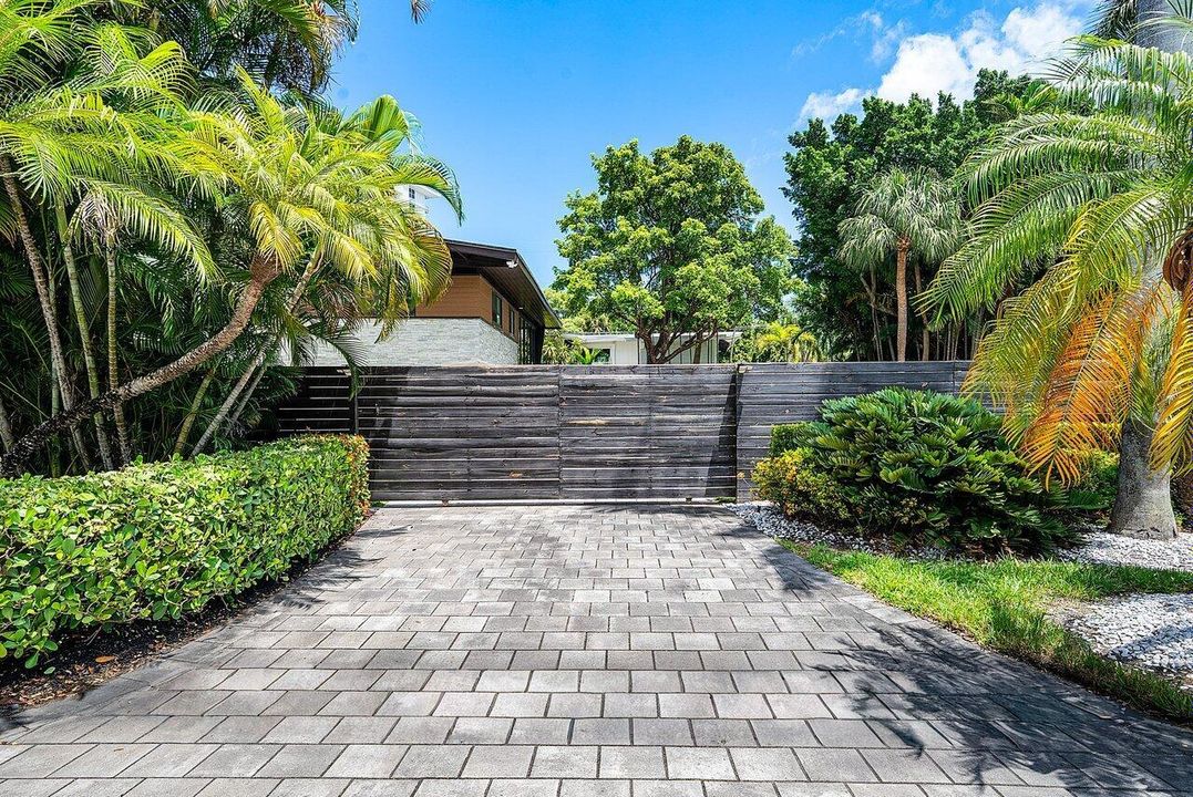 002-2601Northeast8thStreet-FortLauderdal