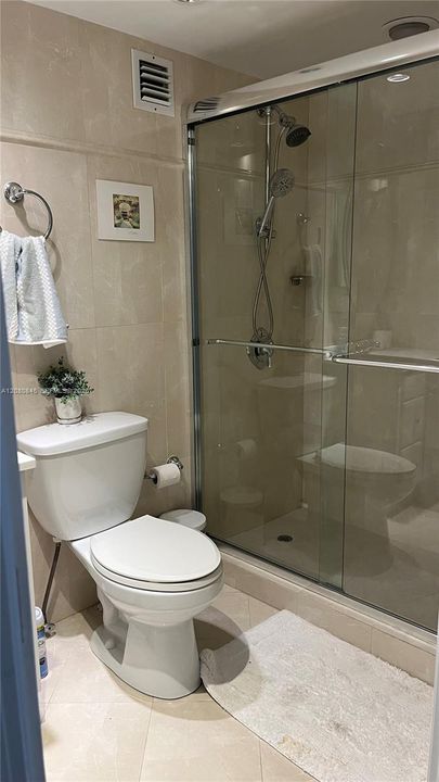 В аренду: $4,500 (2 спален, 2 ванн, 1360 Квадратных фут)