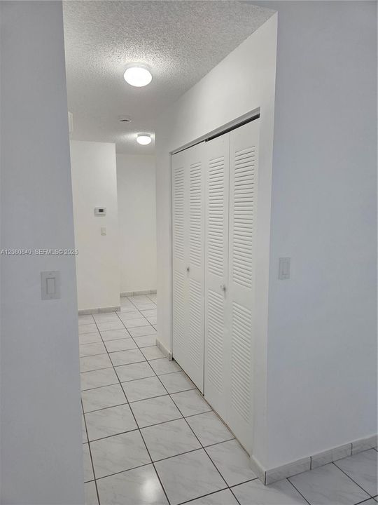 For Sale: $385,000 (3 beds, 2 baths, 1050 Square Feet)