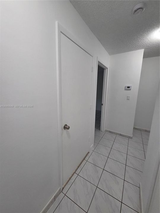 For Sale: $385,000 (3 beds, 2 baths, 1050 Square Feet)